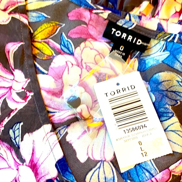 Torrid flowery chiffon Hilo babydoll blouse🌸 - Picture 4 of 9